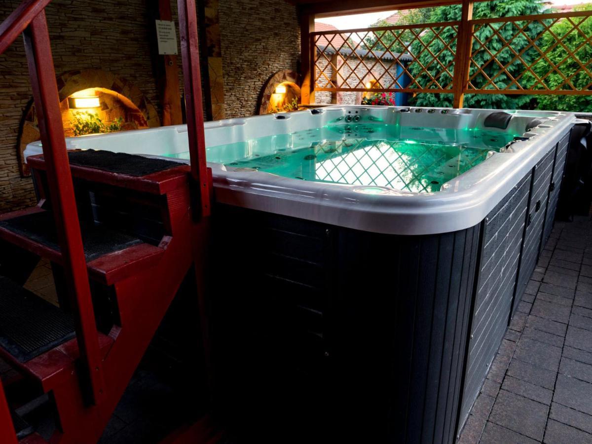 Kék Lagúna Wellness Apartmanok Egerszalók Esterno foto